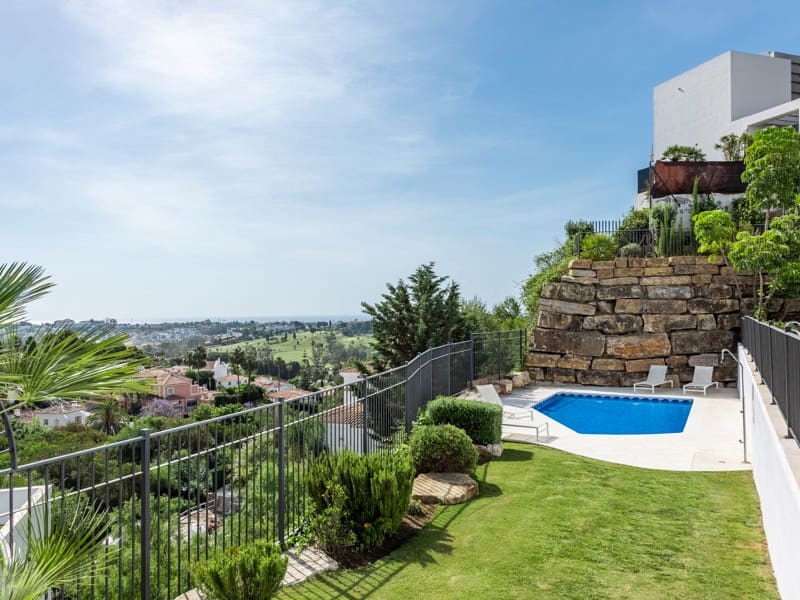 Apartamento Playa de 2 habitaciones en Benahavís en venta con piscina garaje - 549.000 € (Ref: 9982694)