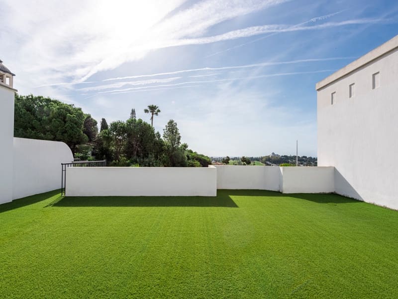 Apartamento Playa de 2 habitaciones en Benahavís en venta con piscina garaje - 549.000 € (Ref: 9982694)