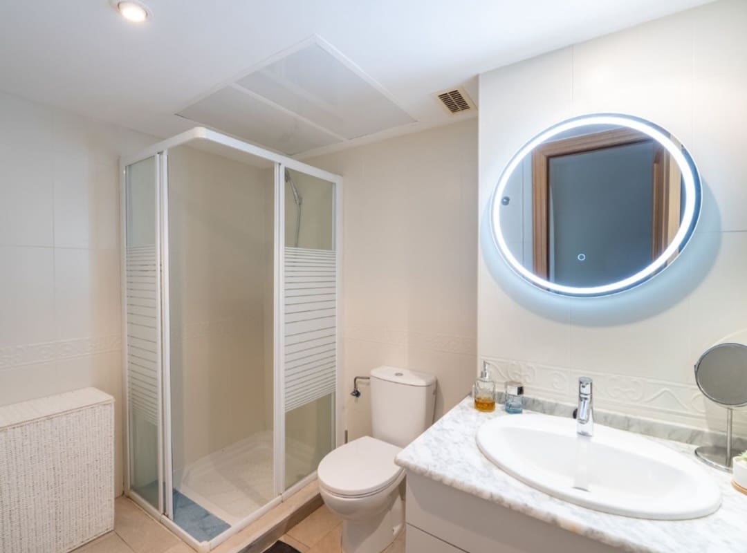 2 slaapkamer Strandappartement te koop in Marbella met zwembad garage - € 455.000 (Ref: 9982695)