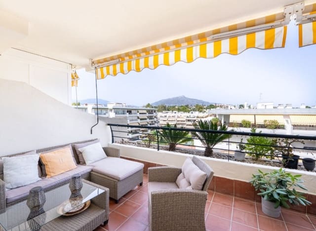 2 bedroom Beach Apartment for sale in Marbella with pool garage - € 455,000 (Ref: 9982695)
