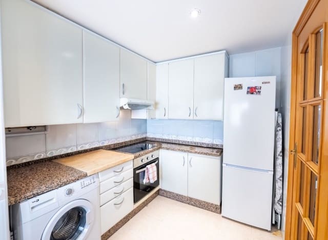 2 bedroom Beach Apartment for sale in Marbella with pool garage - € 455,000 (Ref: 9982695)