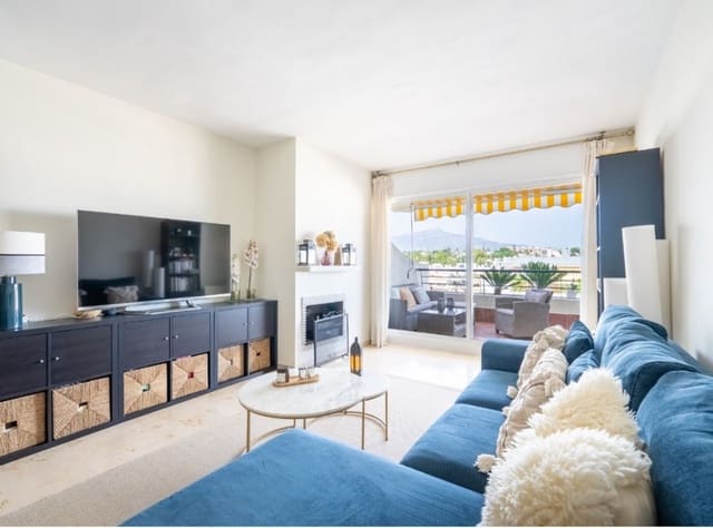2 bedroom Beach Apartment for sale in Marbella with pool garage - € 455,000 (Ref: 9982695)