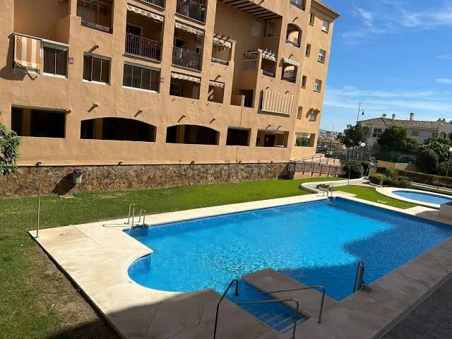 2 soverom Strandleiligheter til leie i Fuengirola med svømmebasseng garasje - € 1 300 (Ref: 9996628)