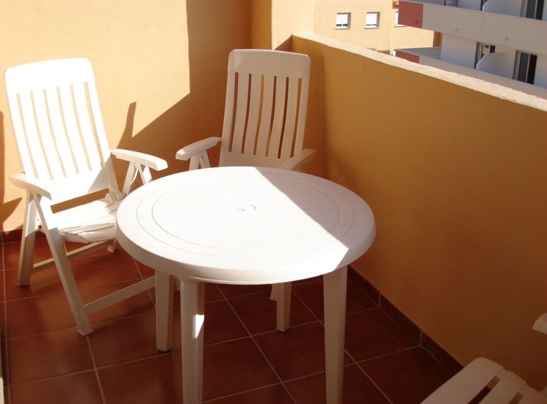 2 soverom Strandleiligheter til leie i Fuengirola med svømmebasseng garasje - € 1 300 (Ref: 9996628)