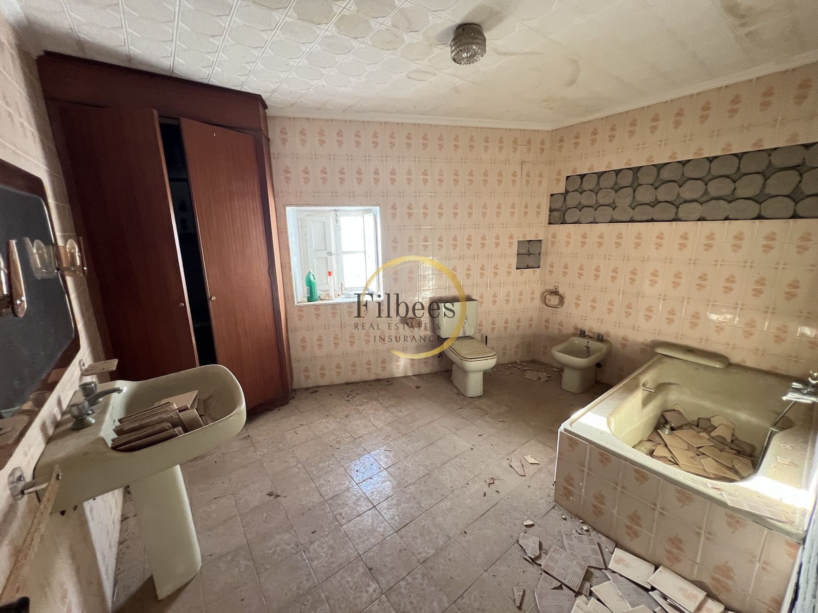 4 makuuhuone Omakotitalo myytävänä paikassa La Pinilla mukana 
autotalli - 100 000 € (Ref: 7858700)