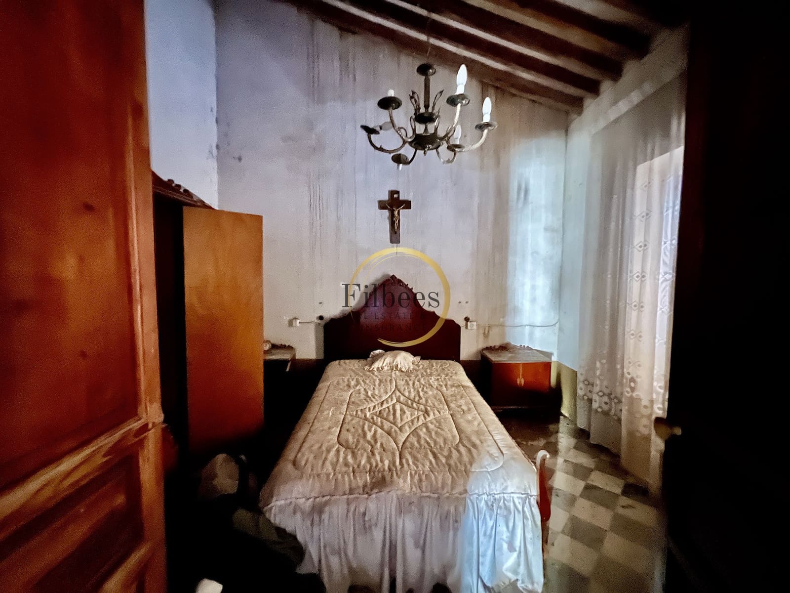 4 makuuhuone Omakotitalo myytävänä paikassa La Pinilla mukana 
autotalli - 100 000 € (Ref: 7858700)