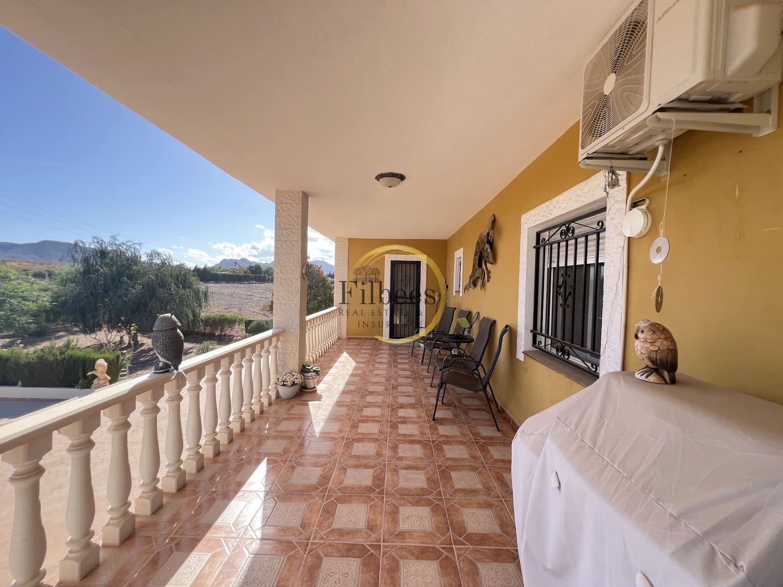 4 soveværelse Villa til salg i Leiva med garage - € 605.000 (Ref: 9278753)