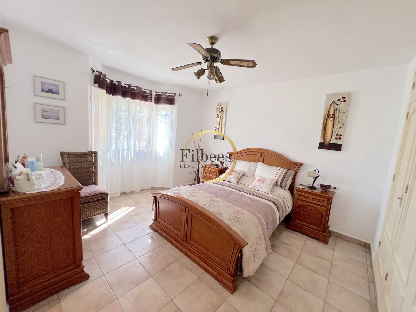 5 slaapkamer Villa te koop in Leiva met zwembad garage - € 535.000 (Ref: 9337207)