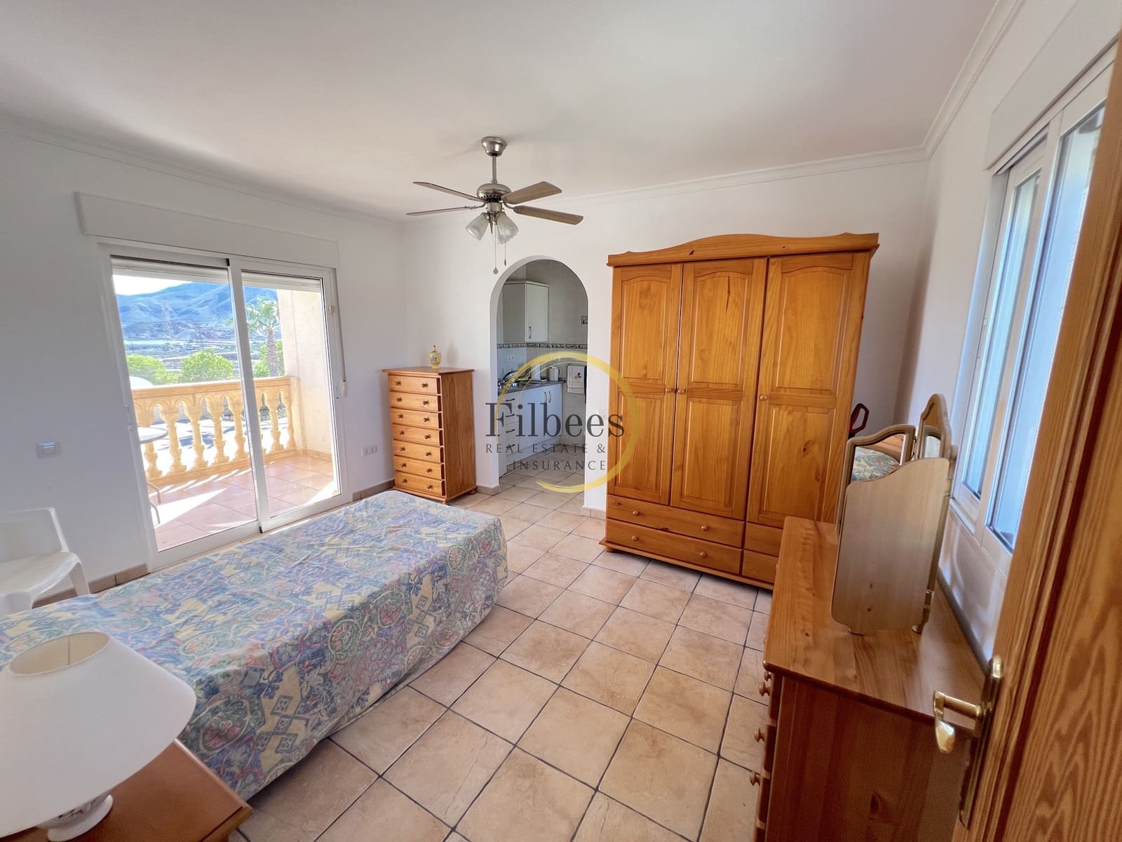 5 slaapkamer Villa te koop in Leiva met zwembad garage - € 535.000 (Ref: 9337207)