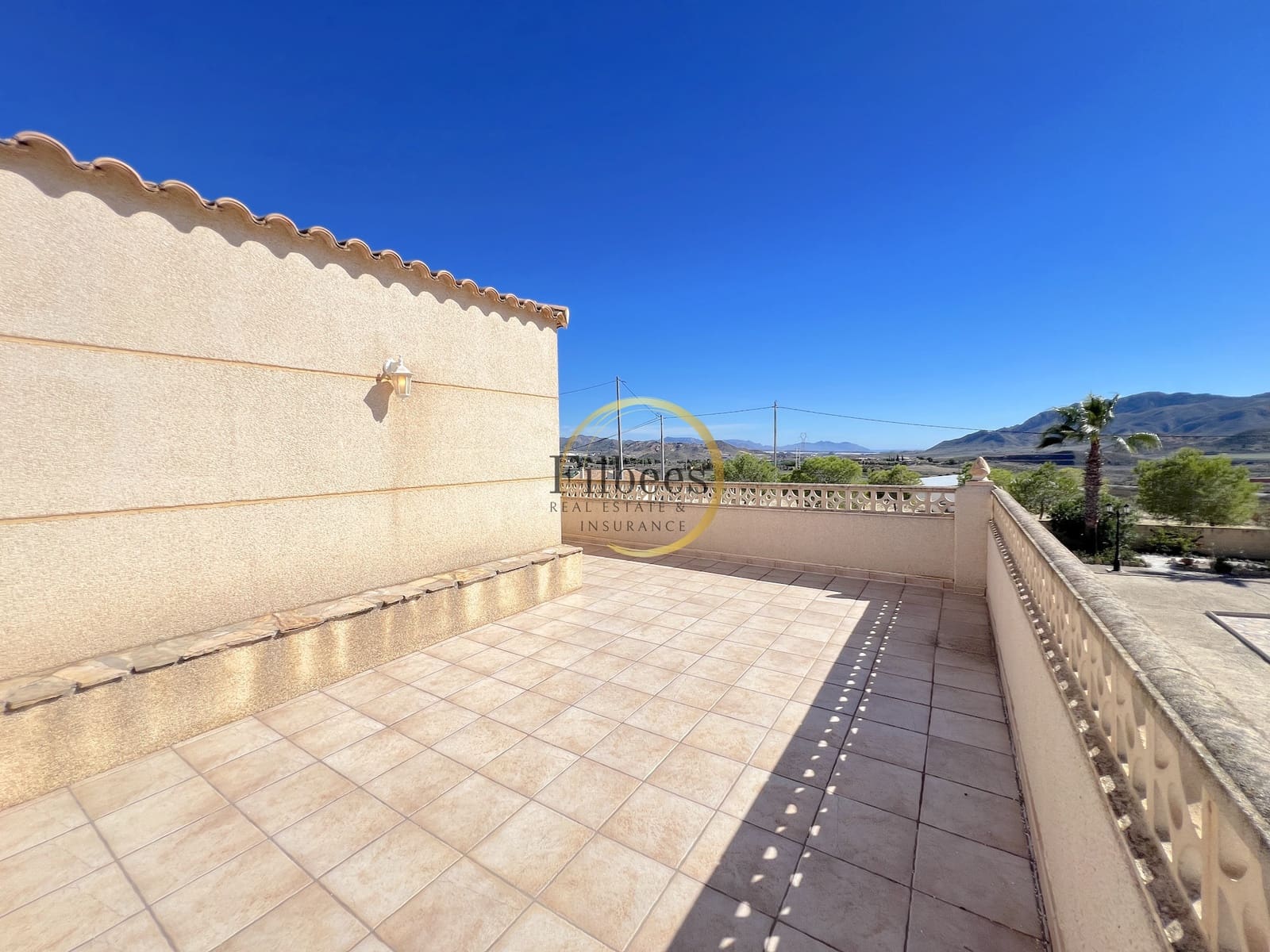 5 slaapkamer Villa te koop in Leiva met zwembad garage - € 535.000 (Ref: 9337207)