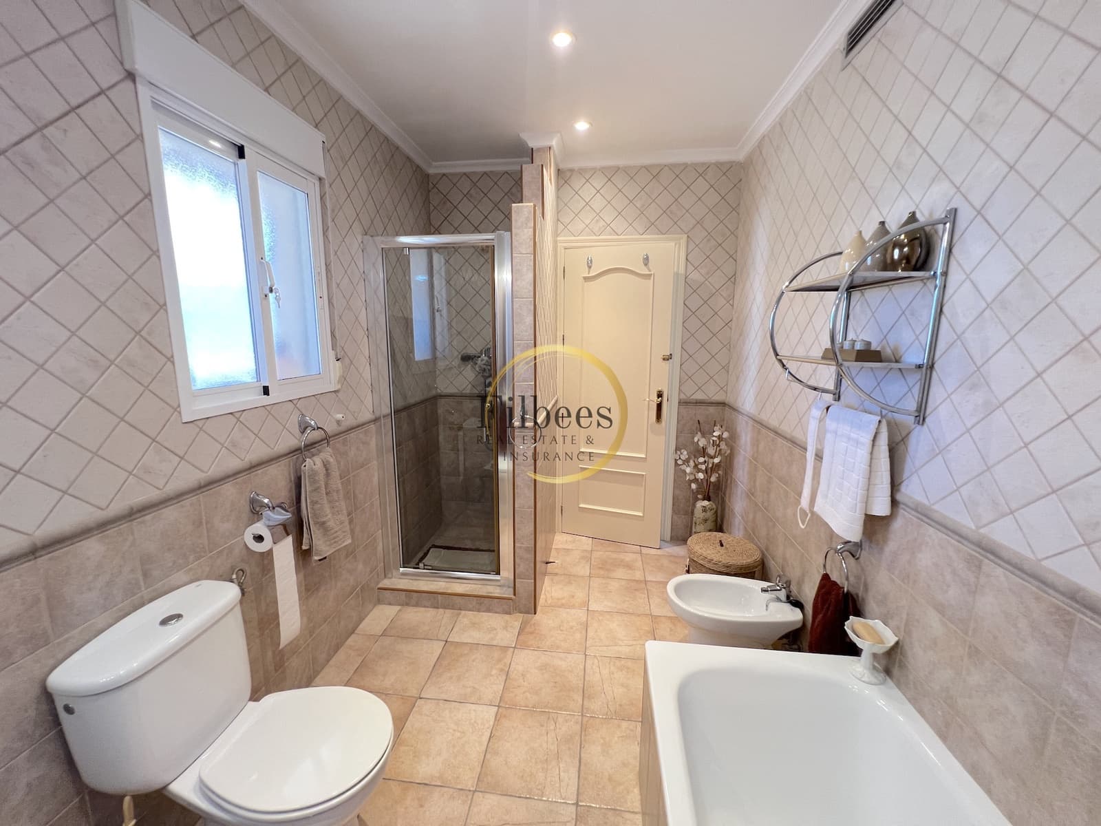 5 slaapkamer Villa te koop in Leiva met zwembad garage - € 535.000 (Ref: 9337207)