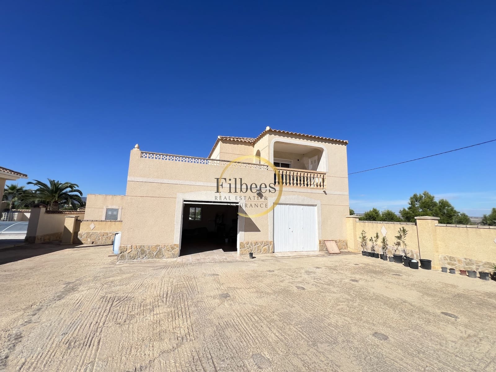 5 slaapkamer Villa te koop in Leiva met zwembad garage - € 535.000 (Ref: 9337207)