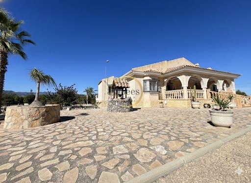 5 bedroom Villa for sale in Leiva, Mazarrón with pool garage - € 535,000 (Ref: 9337207)