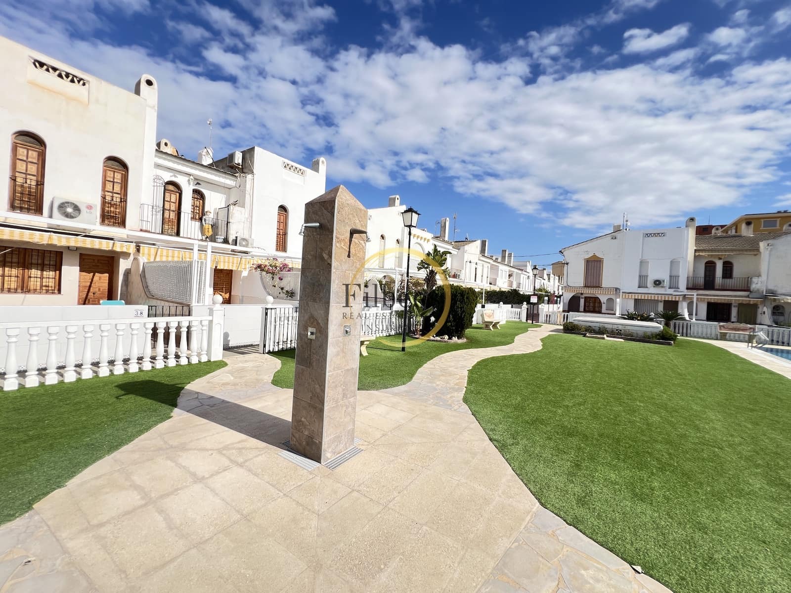 3 makuuhuone Omakotitalo myytävänä paikassa Puerto de Mazarron mukana uima-altaan - 155 000 € (Ref: 9570206)