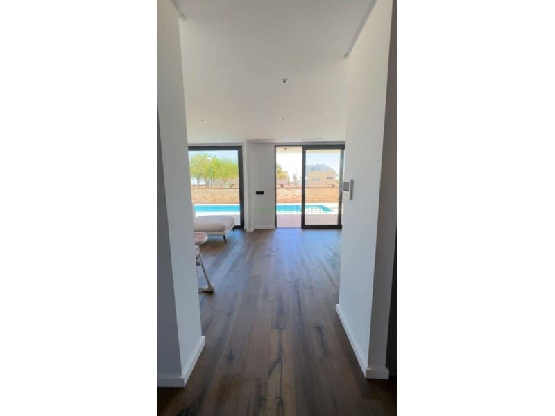 3 soveværelse Villa til salg i El Mojon med garage - € 2.390.000 (Ref: 10061953)
