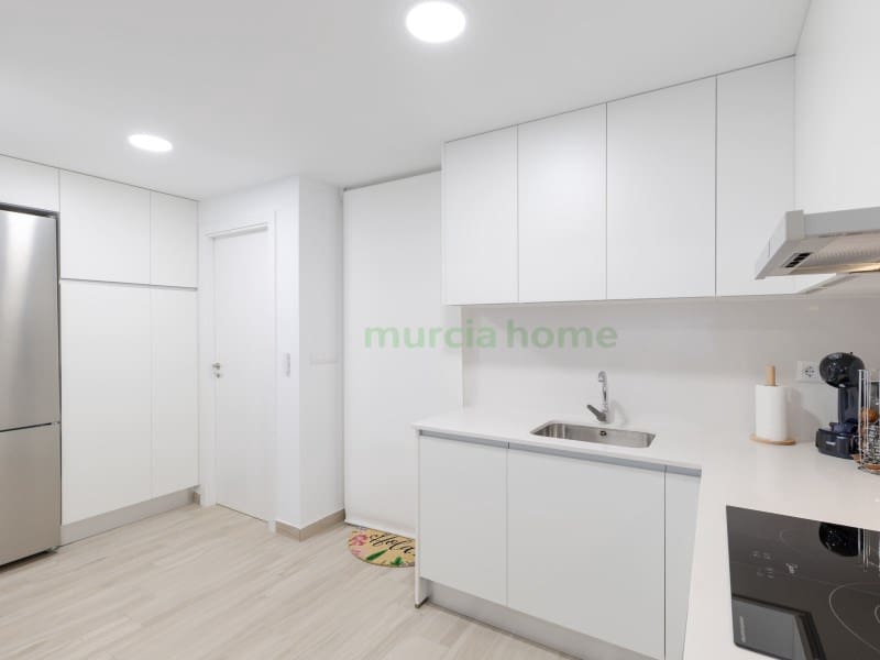 3 sypialnia Apartament na sprzedaż w La Manga del Mar Menor z basenem garażem - 294 000 € (Ref: 10159512)