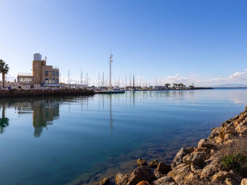 3 sypialnia Apartament na sprzedaż w La Manga del Mar Menor z basenem garażem - 294 000 € (Ref: 10159512)
