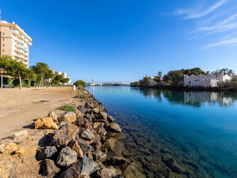 3 sypialnia Apartament na sprzedaż w La Manga del Mar Menor z basenem garażem - 294 000 € (Ref: 10159512)