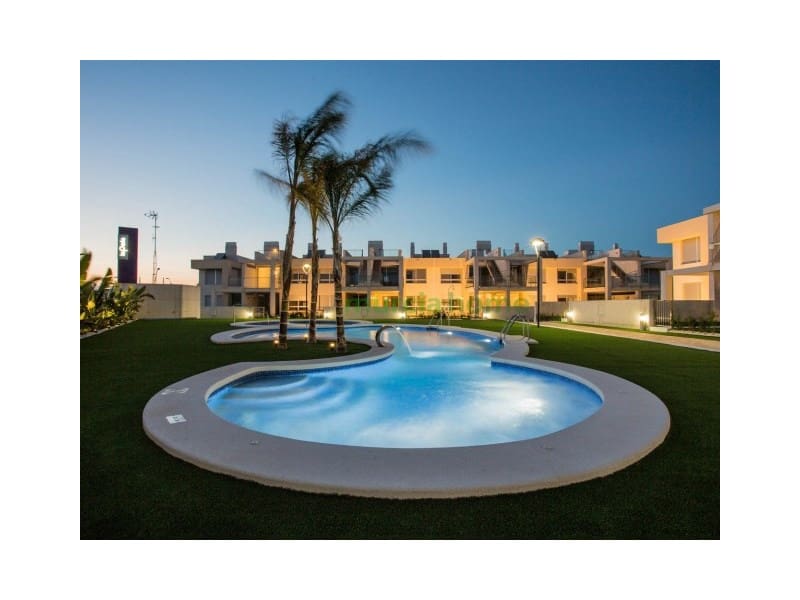 Ático de 2 habitaciones en Estrella de Mar en venta con piscina garaje - 179.000 € (Ref: 10171449)