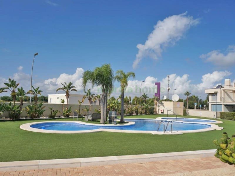 Bungalow de 2 habitaciones en Estrella de Mar en venta con piscina garaje - 174.950 € (Ref: 10184670)