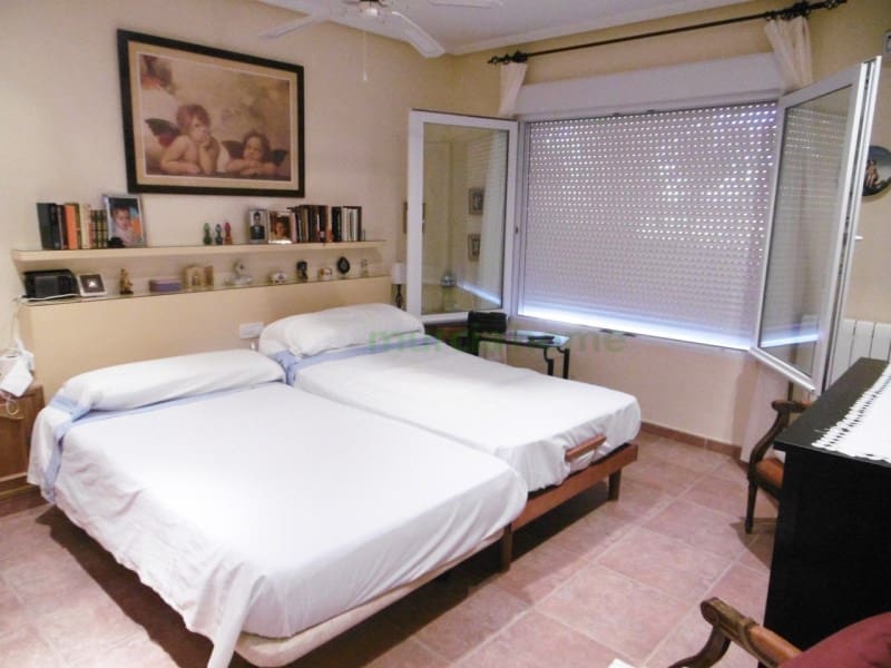 8 soverom Villa til salgs i La Manga del Mar Menor med garasje - € 1 236 000 (Ref: 5239630)