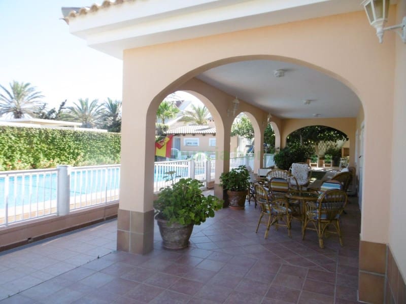 8 soverom Villa til salgs i La Manga del Mar Menor med garasje - € 1 236 000 (Ref: 5239630)