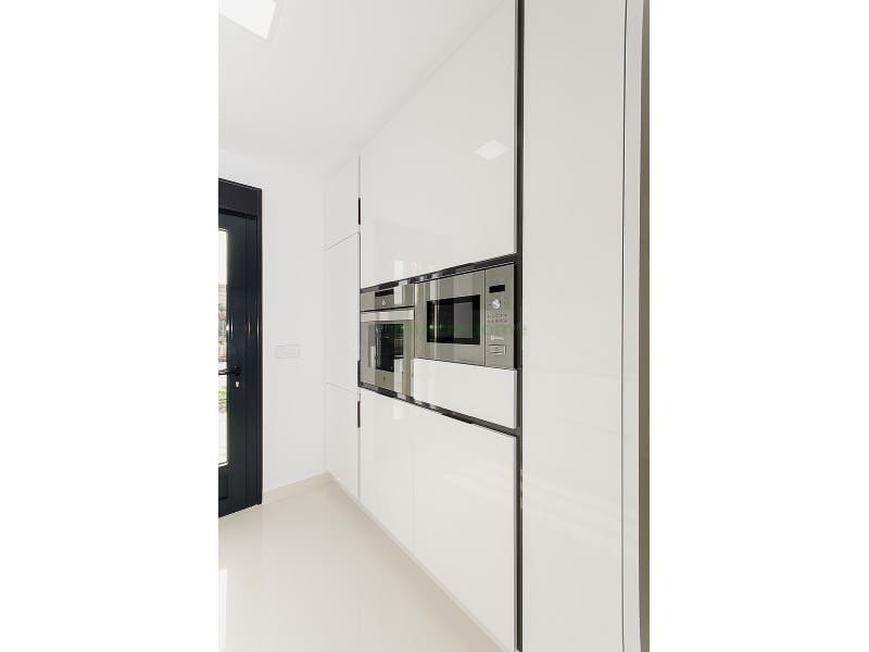 4 soveværelse Villa til salg i Playa Honda med garage - € 565.950 (Ref: 5239641)