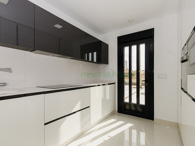 4 soveværelse Villa til salg i Playa Honda med garage - € 565.950 (Ref: 5239641)