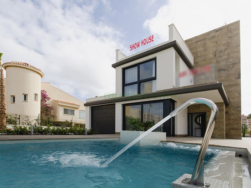 4 soveværelse Villa til salg i Playa Honda med garage - € 565.950 (Ref: 5239641)