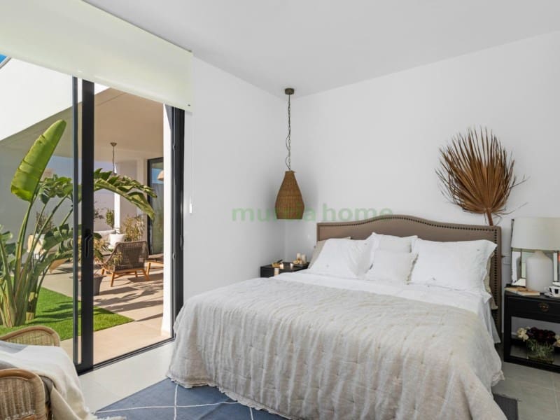 3 soveværelse Villa til salg i Mar de Cristal med swimmingpool - € 549.000 (Ref: 5239669)