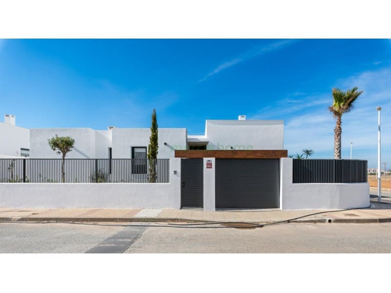 3 soveværelse Villa til salg i Mar de Cristal med swimmingpool - € 549.000 (Ref: 5239669)