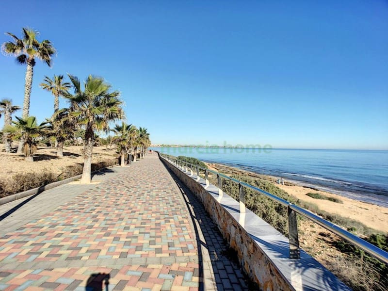 2 bedroom Apartment for sale in Pilar de la Horadada - € 299,000 (Ref: 6743895)