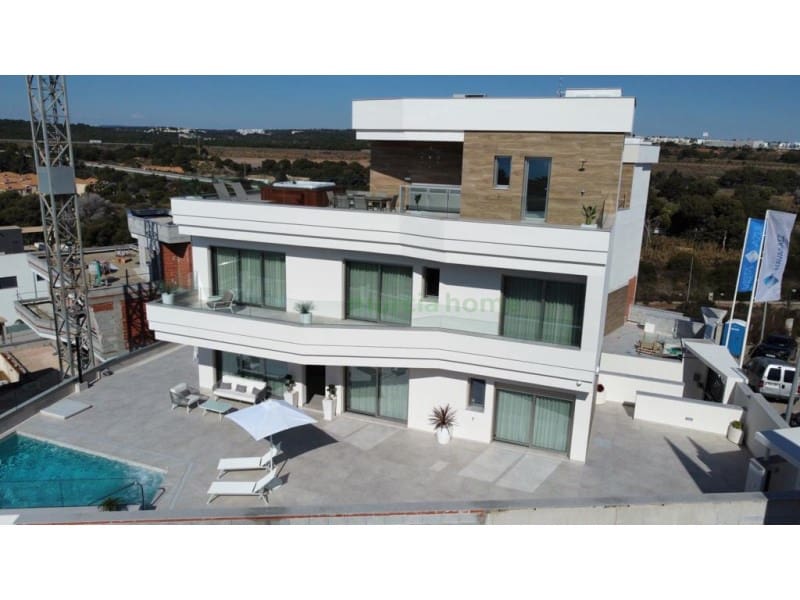 4 bedroom Villa for sale in Campoamor - € 1,430,000 (Ref: 6934909)