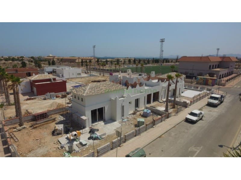 3 bedroom Villa for sale in Los Alcazares - € 361,900 (Ref: 7217203)