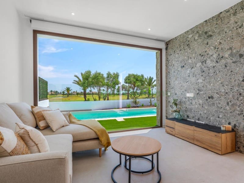3 bedroom Villa for sale in Los Alcazares with garage - € 555,000 (Ref: 9929292)