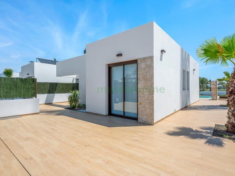 3 bedroom Villa for sale in Los Alcazares with garage - € 555,000 (Ref: 9929292)