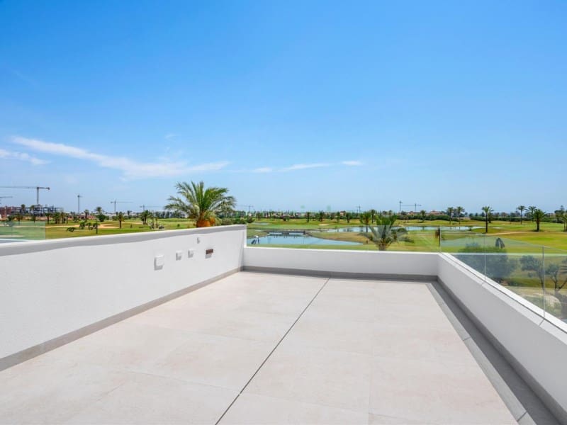3 bedroom Villa for sale in Los Alcazares with garage - € 555,000 (Ref: 9929292)