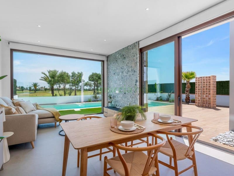 3 bedroom Villa for sale in Los Alcazares with garage - € 555,000 (Ref: 9929292)