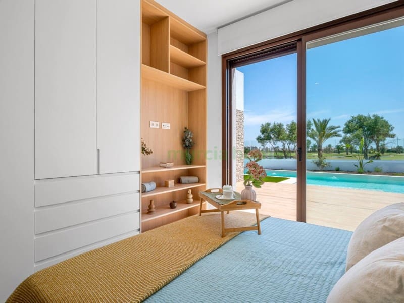 3 bedroom Villa for sale in Los Alcazares with garage - € 555,000 (Ref: 9929292)