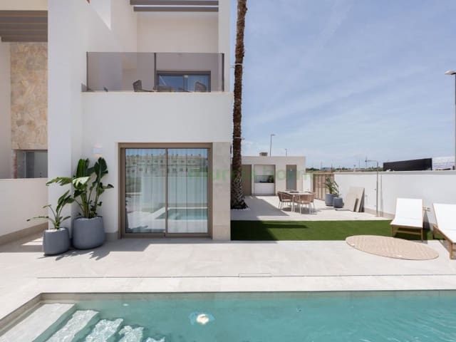 Chalet de 3 habitaciones en Los Alcázares en venta - 475.000 € (Ref: 9965218)