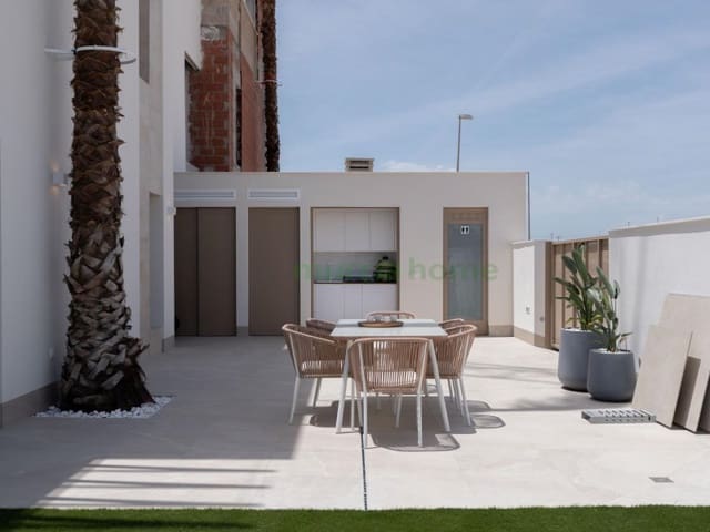 Chalet de 3 habitaciones en Los Alcázares en venta - 475.000 € (Ref: 9965218)