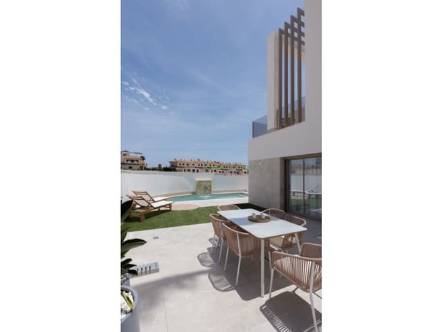 Chalet de 3 habitaciones en Los Alcázares en venta - 475.000 € (Ref: 9965218)