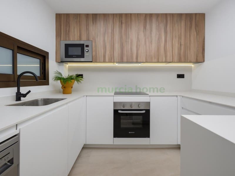 2 soverom Leilighet til salgs i Los Alcazares med garasje - € 279 000 (Ref: 9978756)