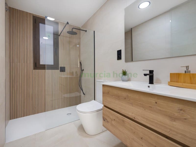 2 soverom Leilighet til salgs i Los Alcazares med garasje - € 279 000 (Ref: 9978756)