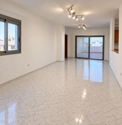 2 slaapkamer Flat te koop in Arrecife - € 210.000 (Ref: 10086171)