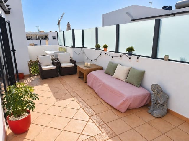 Piso de 2 habitaciones en Playa Honda, San Bartolomé en venta - 325.000 € (Ref: 10115891)