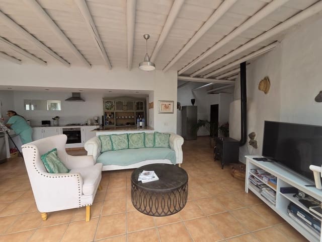 4 soveværelse Finca/Landehus til salg i Guatiza, Teguise med garage - € 575.000 (Ref: 10184976)