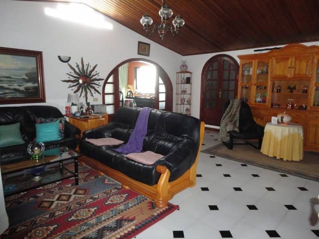 4 makuuhuone Huvila myytävänä paikassa Nazaret, Teguise mukana 
autotalli - 500 000 € (Ref: 6161076)