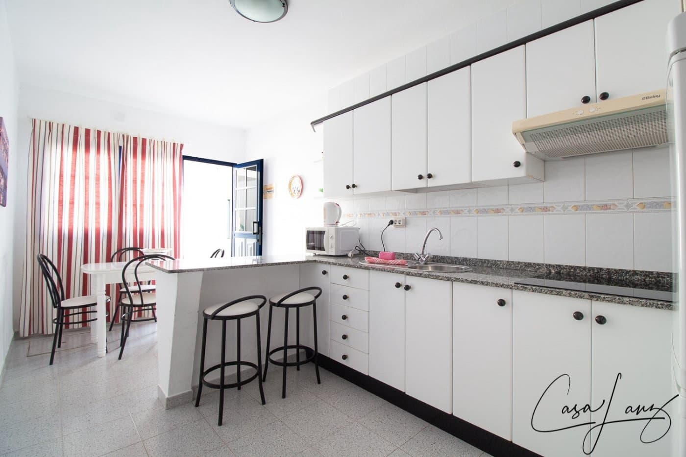 4 bedroom Villa for sale in Orzola, Haría € 305,000 (Ref 6618256)