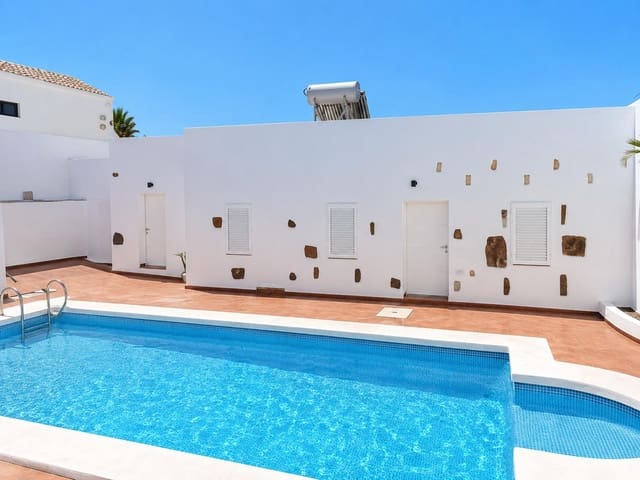 8 soverom Villa til salgs i San Bartolomé med svømmebasseng - € 843 000 (Ref: 7832068)